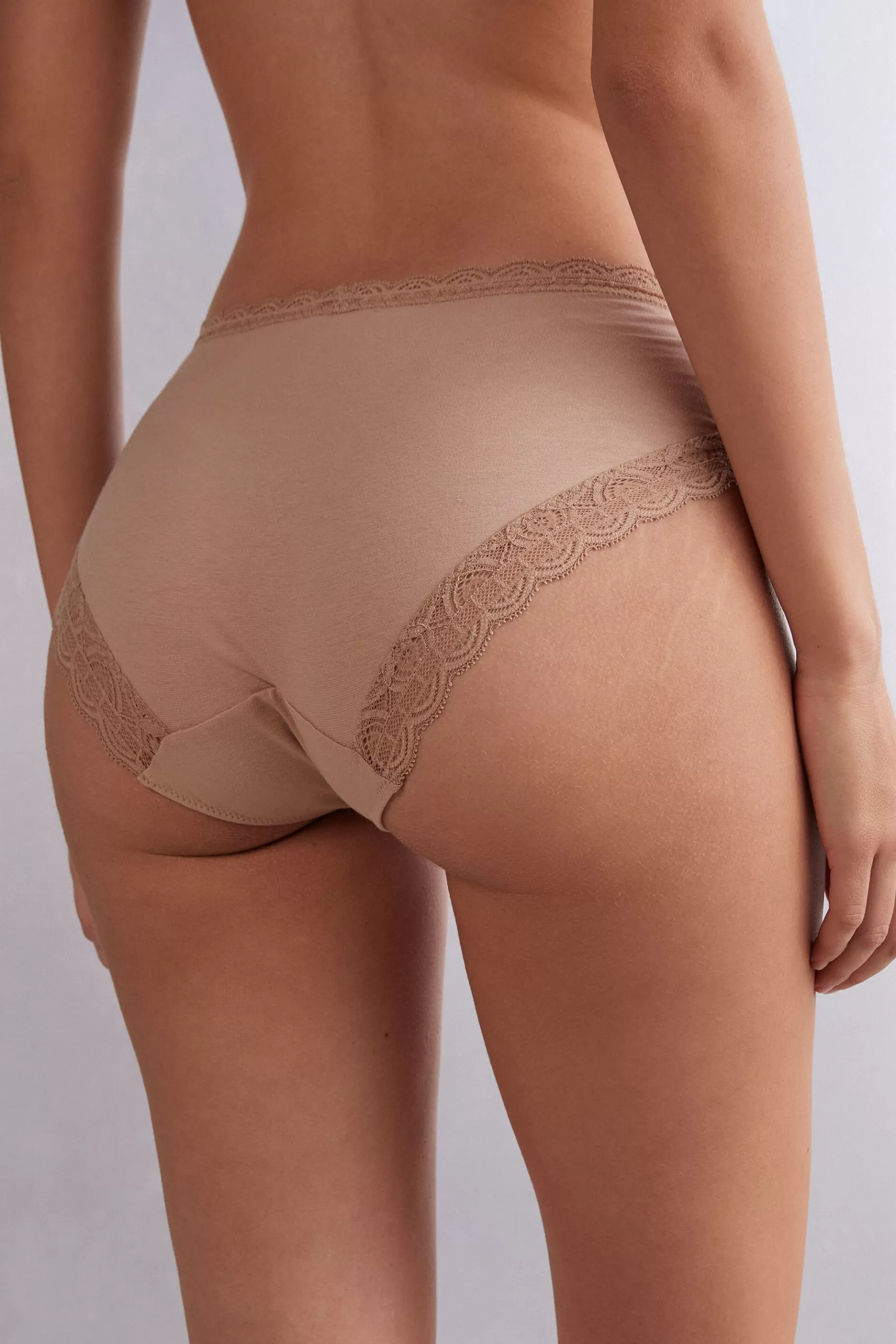 Intimissimi Hög Midja | Boxer / Hipster^Trosor med mellanhög midja i bomull och spets