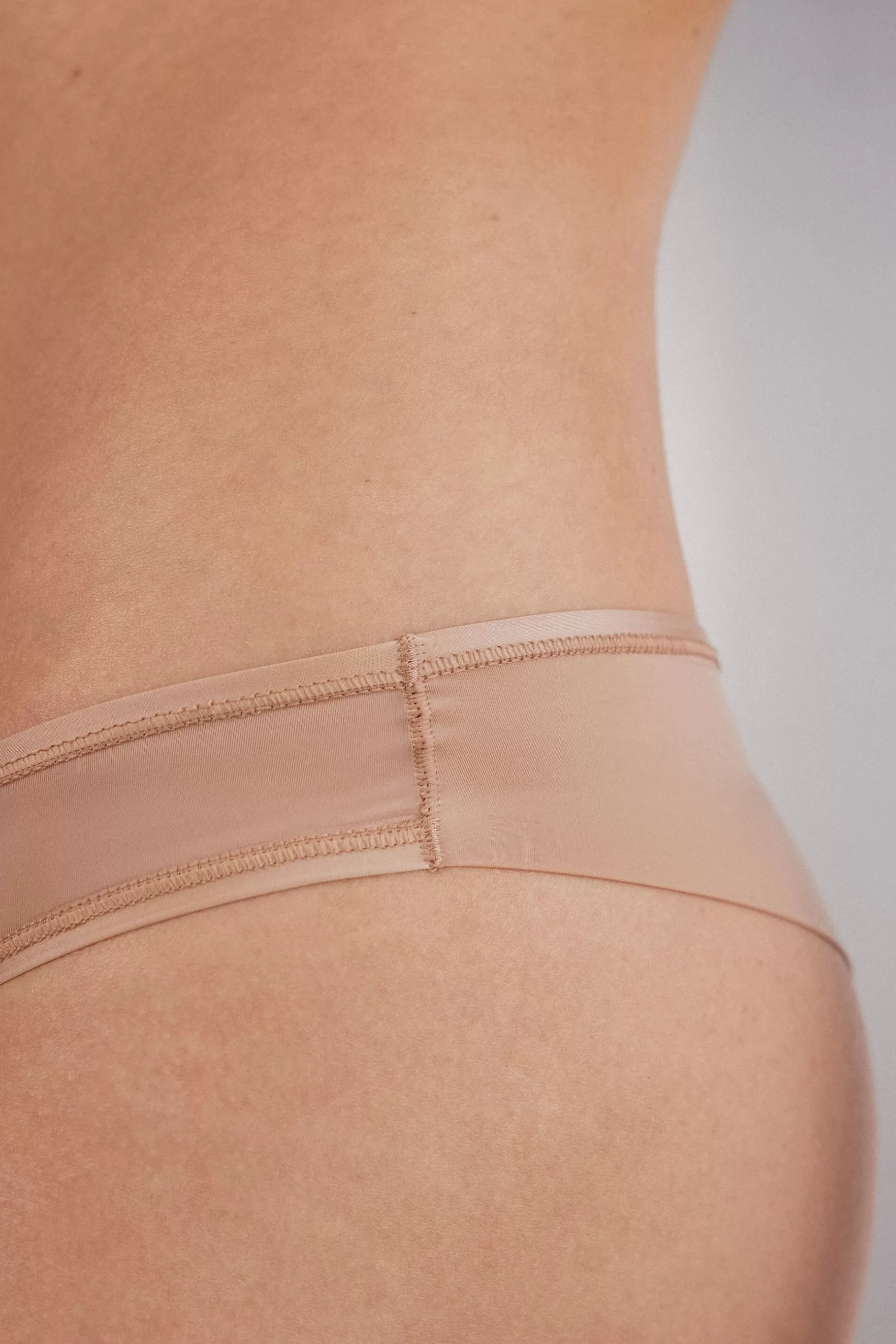 Intimissimi Brazilian^Ultralight Microfibre Brazilian trosor