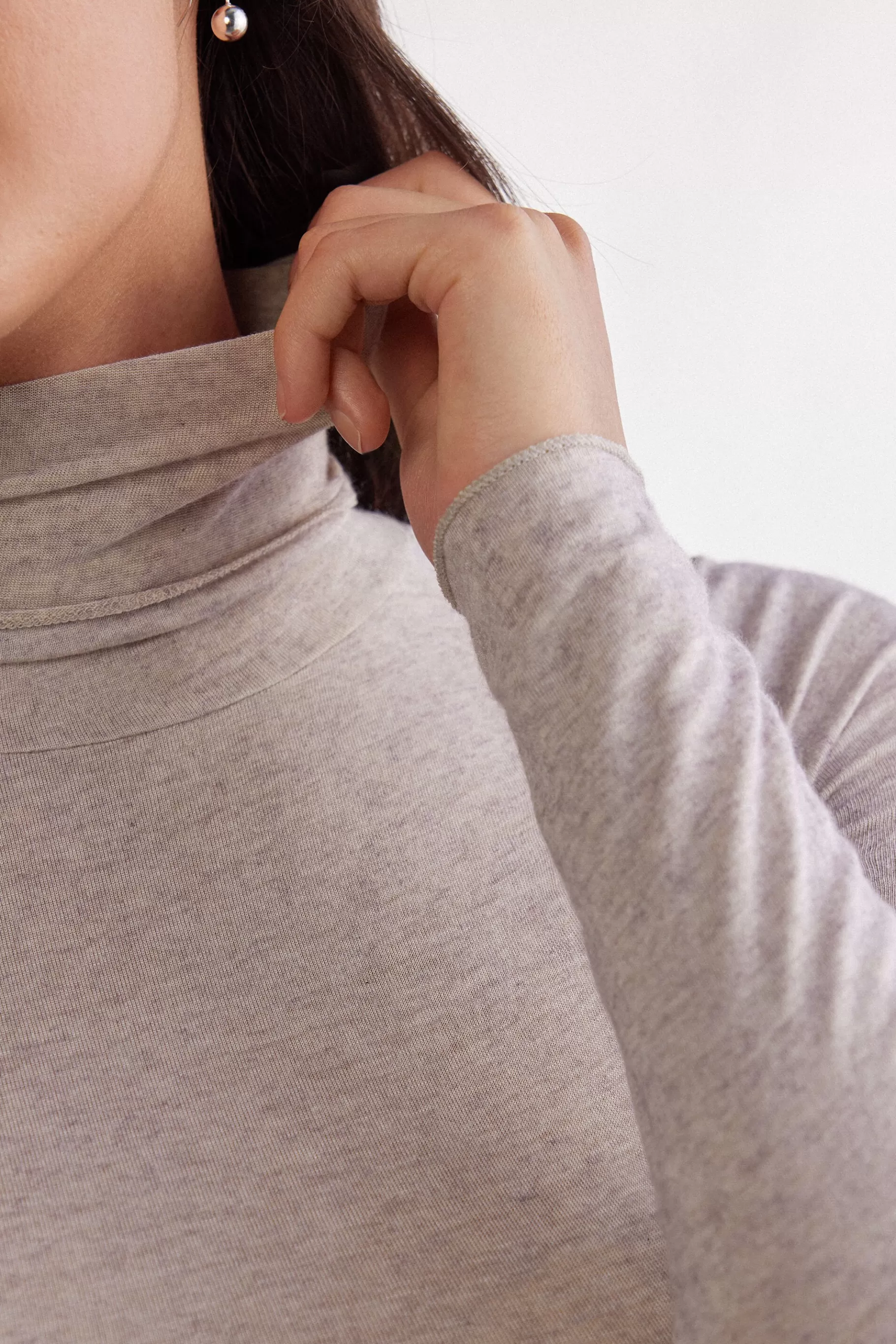Intimissimi Långärmat^Ultralight topp med hög hals i modalkashmir